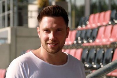 Evers verlängert und wird Co-Trainer