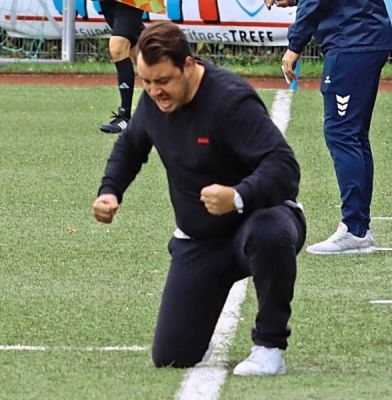 Trainer Bechtold jubelt nach 1:0 des SV Lippstadt: „Dreckige Siege sind die geilsten!“