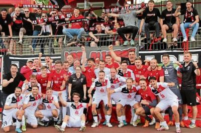 Schwarz-Rote Party in Oberhausen dank Kerkemeyer-Treffer
