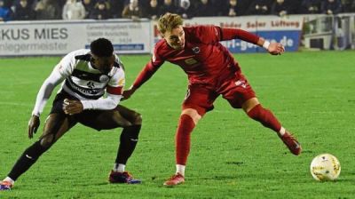 Fußball-Wahnsinn in Lippstadt! Flutlichtausfall, Pyro- sowie Böllereinsatz und ein spätes 2:2