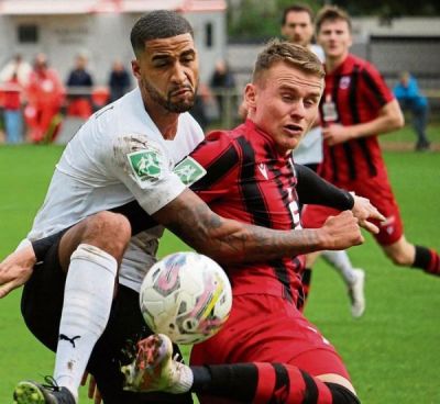 SV siegt 3:1 in Bocholt: Umstrittener Elfmeter ein Weckruf