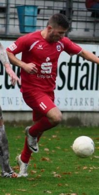Arda Nebi (27) spielte 2014/2015 bereits eine Saison dür den SV Lippstadt. Heute soll die Entscheidung fallen, ob er zu den Schwarz-Roten zurückkehrt. – Foto: Lütkehaus