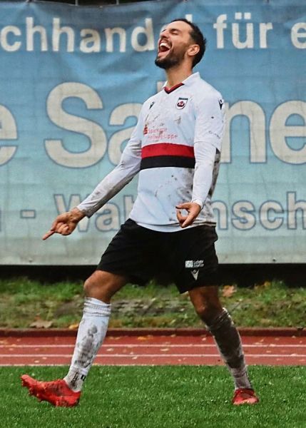 Perfektes Startelf-Debüt: Simon Kötter spielte für den verletzten Iker-Luis Kohl und krönte seine starke Leistung mit dem Treffer zum 2:0.