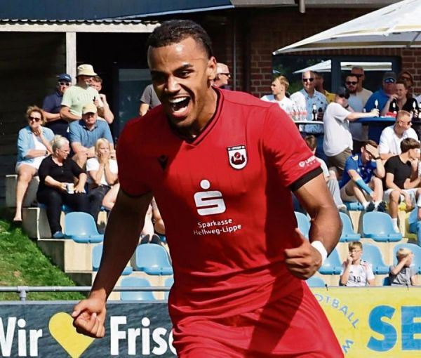 Machte mit dem 3:1 alles klar: David Dören, der für den verletzten Maximilian Franke eingewechselt wurde. Franke hatte das erste Saisontor für den SV Lippstadt erzielt.