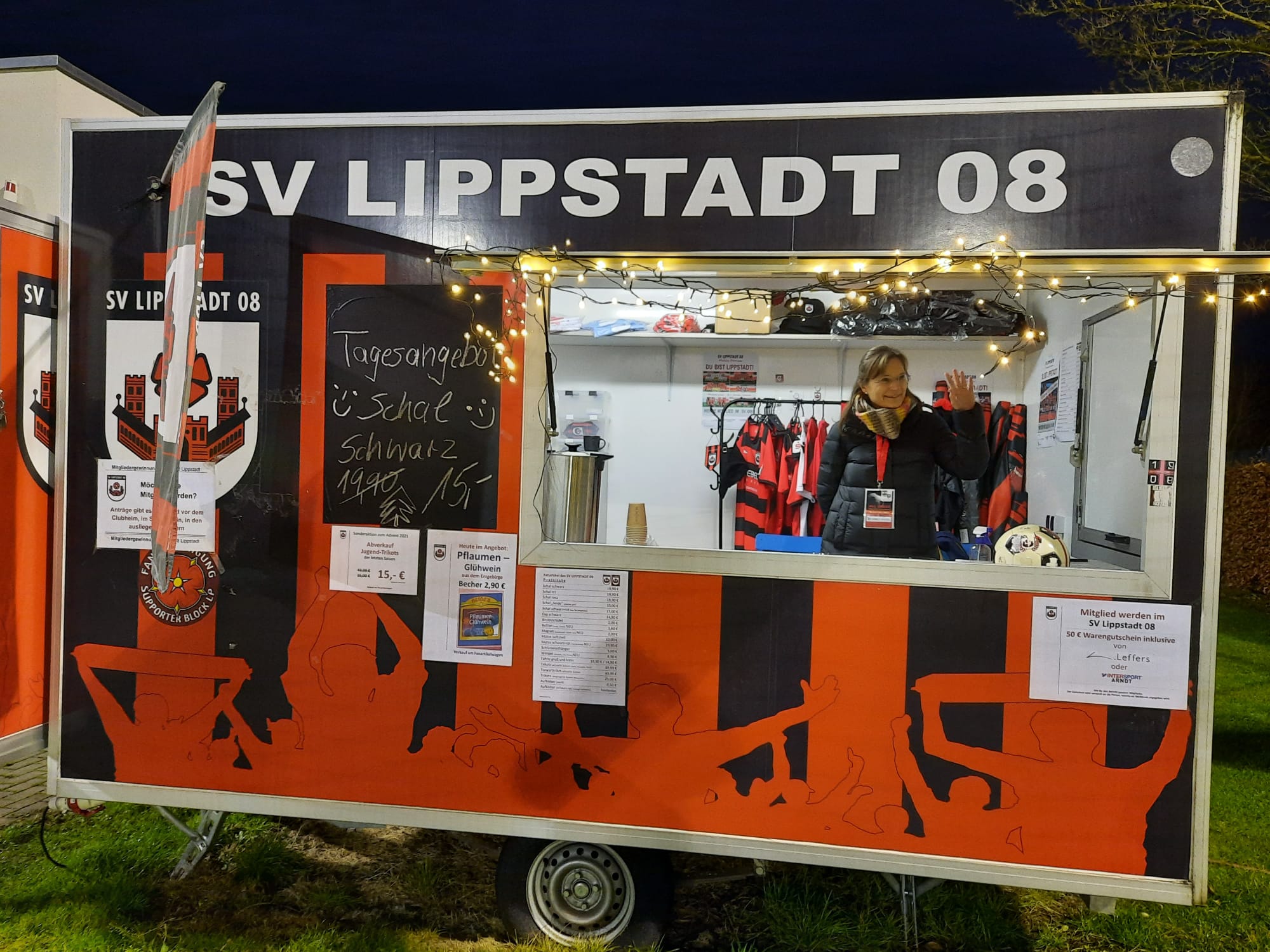 Fanwagen am Bruchbaum vor dem Spiel